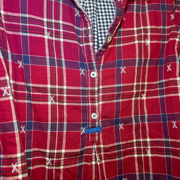 Hatley Women’s Roll Tab Sleeve Relaxed Popover Top- Red Blue Plaid/ Size Medium - Picture 3 of 5